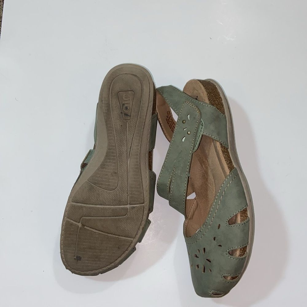 Earth Origins Sage Green Bosk Brenda Flats with Perforated Design Size 8W - Picture 6 of 16